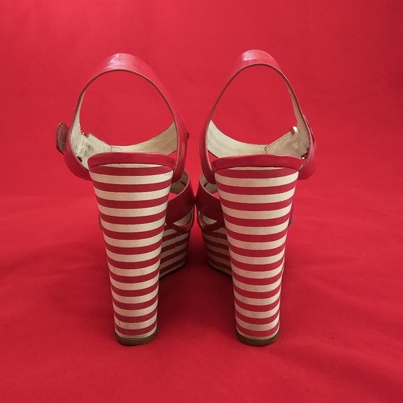 Michael Kors red patent leather striped wedge platform sandal - Picture 3 of 5